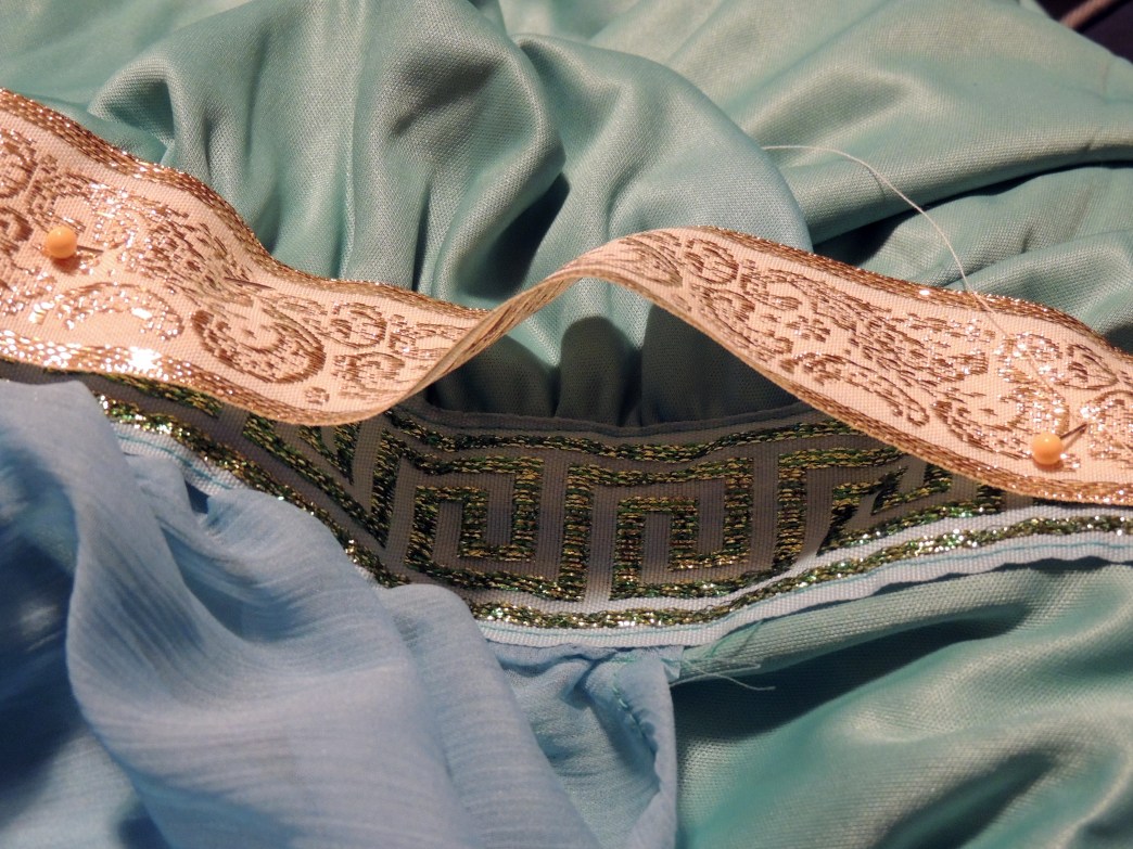 DIY Daenerys Targaryen Costume | Erin Thedwall