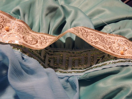 DIY Daenerys Targaryen Costume | Erin Thedwall